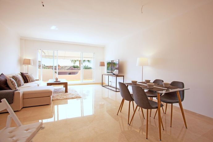 Imagen de la habitación del Apartamentos Marbella Playa, Marbella. Foto 7