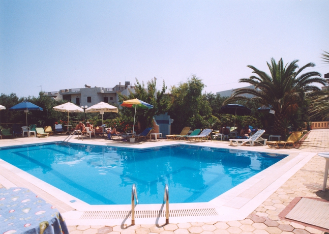 Imagen de la piscina del Apartamentos Maria Apartments. Foto 15