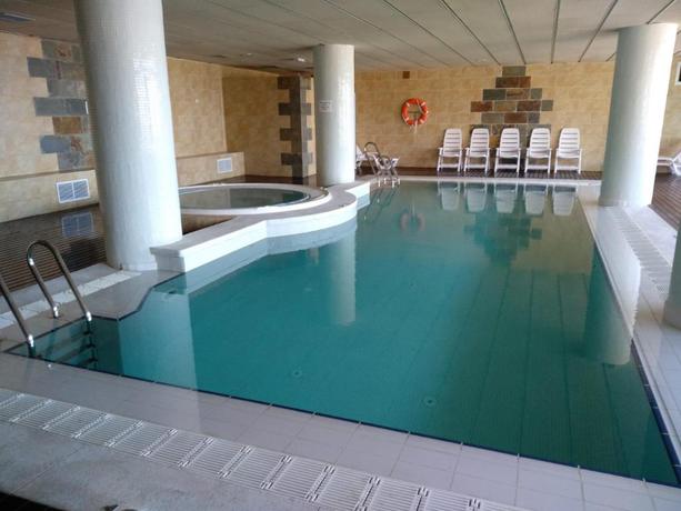 Imagen de la piscina del Apartamentos Maribel Arttyco. Foto 9