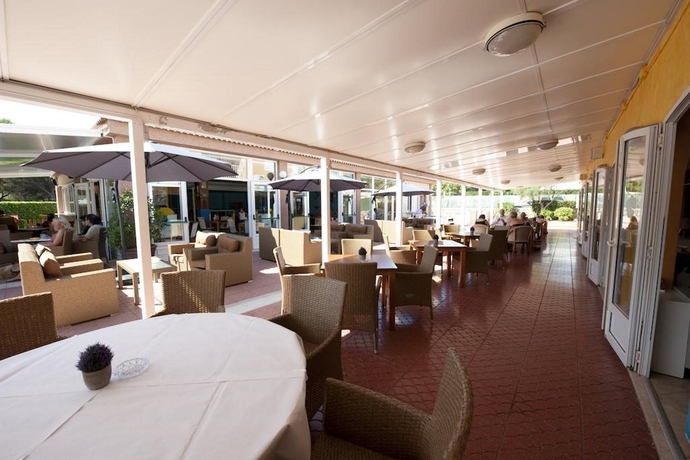 Imagen general del Apartamentos Maribel, Cala Blanca. Foto 2