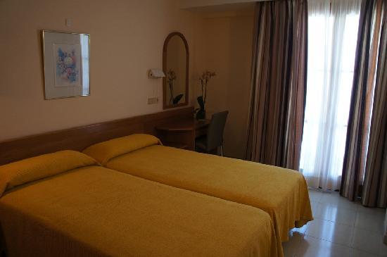 Imagen de la habitación del Apartamentos Maricel, Puerto Pollensa. Foto 2