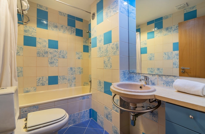 Imagen de la habitación del Apartamentos Marina Albufeira. Foto 13