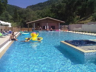 Imagen de la piscina del Apartamentos Marina Apartments, Agios Gordios. Foto 14