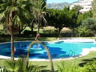 Imagen de la piscina del Apartamentos Marina Golf. Foto 8