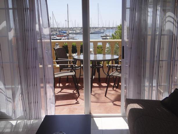 Imagen de la habitación del Apartamentos Marina Internacional. Foto 6