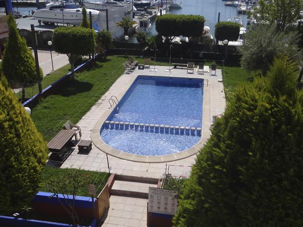 Imagen de la piscina del Apartamentos Marina Internacional. Foto 14