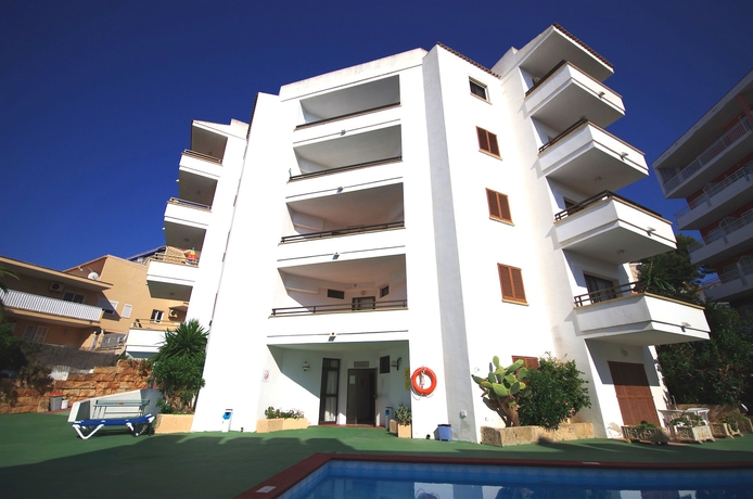 Imagen de los exteriores del Apartamentos Marina, Palmanova. Foto 14