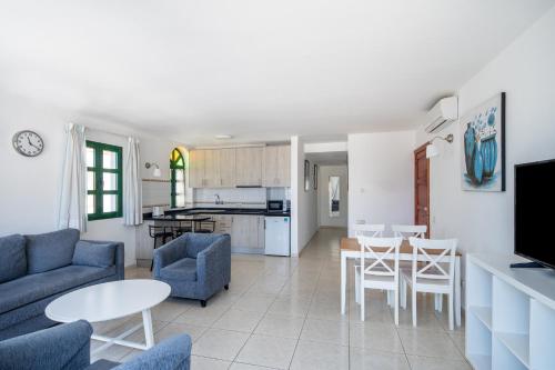 Imagen de la habitación del Apartamentos Marina Puerto Mogán. Foto 6