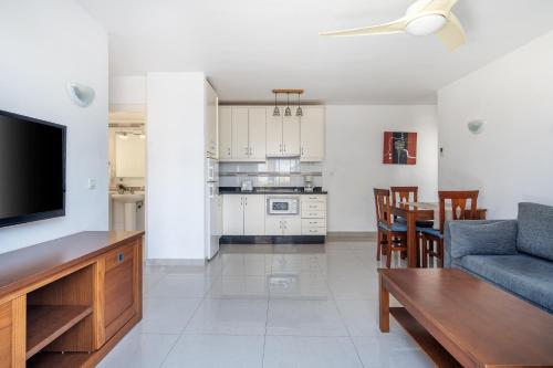 Imagen de la habitación del Apartamentos Marina Puerto Mogán. Foto 7