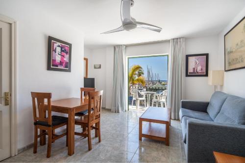 Imagen de la habitación del Apartamentos Marina Puerto Mogán. Foto 8