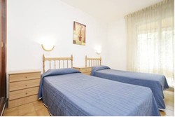 Imagen general del Apartamentos Marina, Villafortuny. Foto 6