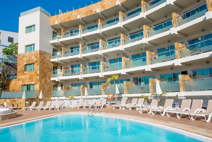 Imagen de la piscina del Apartamentos Marinasol and Aqua Spa. Foto 13