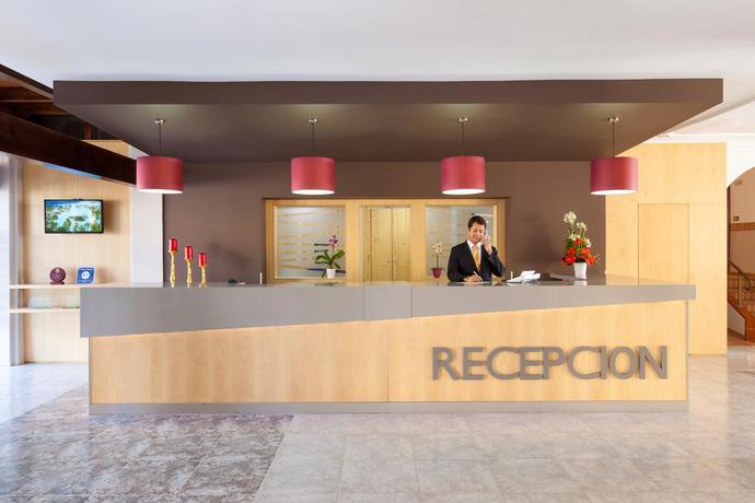 Imagen de los interiores del Apartamentos Marino Tenerife. Foto 9