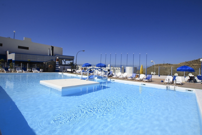Imagen de la piscina del Apartamentos Mariposa Del Sol. Foto 11