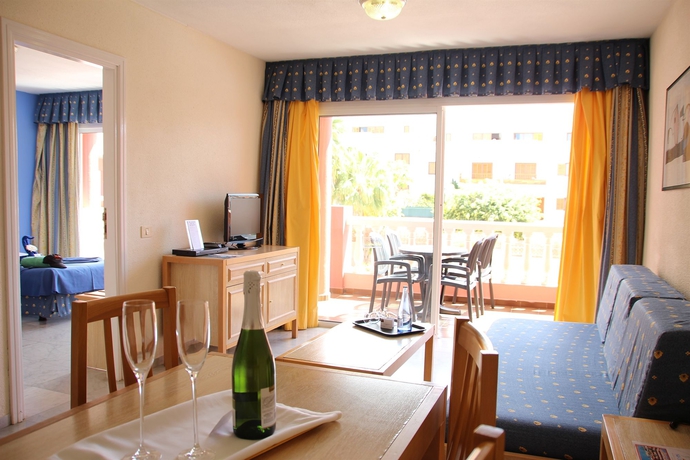 Imagen de los interiores del Apartamentos Marola Park. Foto 11