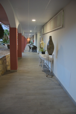 Imagen de los interiores del Apartamentos Marola Park. Foto 13