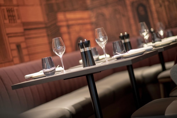 Imagen del bar/restaurante del Apartamentos Marriott Executive Apartments Brussels, European Quarter. Foto 7