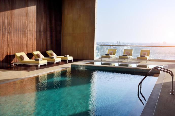 Imagen de la piscina del Apartamentos Marriott Executive Apartments Downtown Abu Dhabi. Foto 19