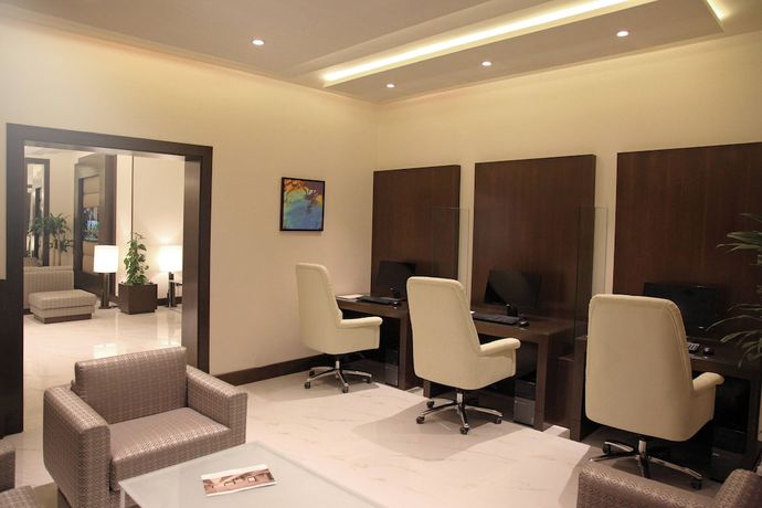 Imagen de los interiores del Apartamentos Marriott Executive Apartments Madinah. Foto 12
