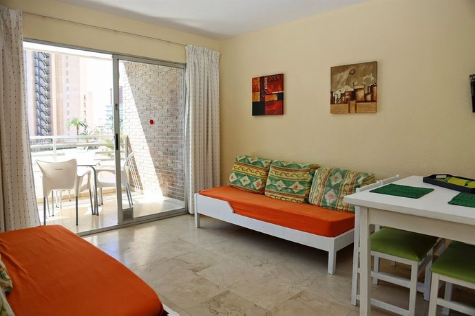 Imagen de los interiores del Apartamentos Maryciel. Foto 15