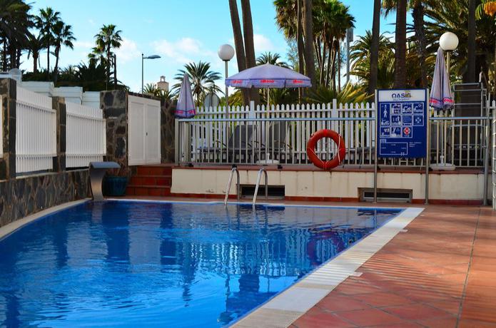 Imagen de la piscina del Apartamentos Maspalomas Oasis. Foto 7