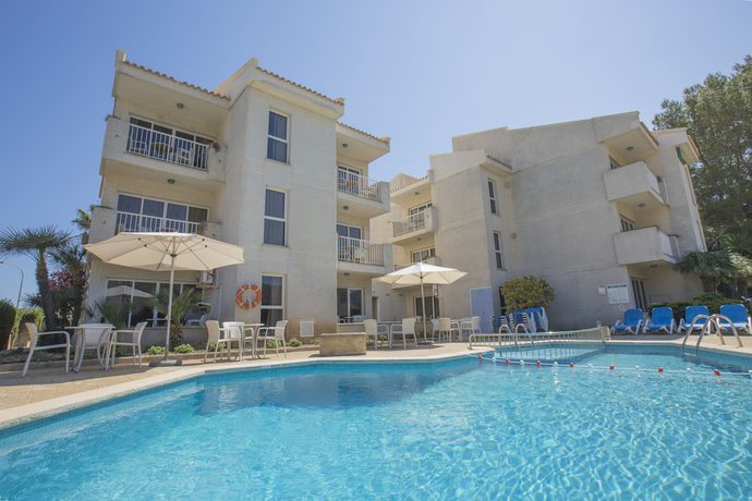 Imagen de la piscina del Apartamentos Massol. Foto 9