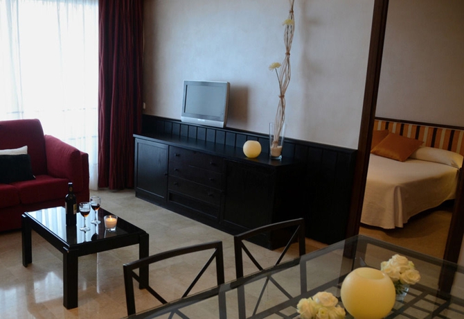 Imagen de los interiores del Apartamentos Mediterráneo Sitges. Foto 6