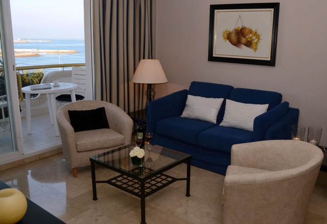 Imagen de los interiores del Apartamentos Mediterráneo Sitges. Foto 13