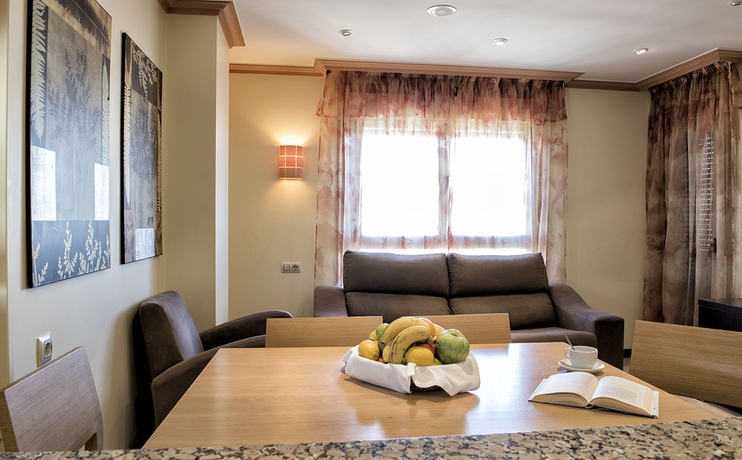 Imagen de la habitación del Apartamentos Mediterraneo Real Turísticos. Foto 9