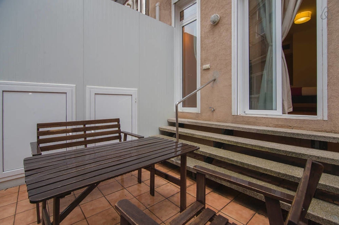 Imagen de los exteriores del Apartamentos Mellow Barcelona, LA DIAGONAL. Foto 12