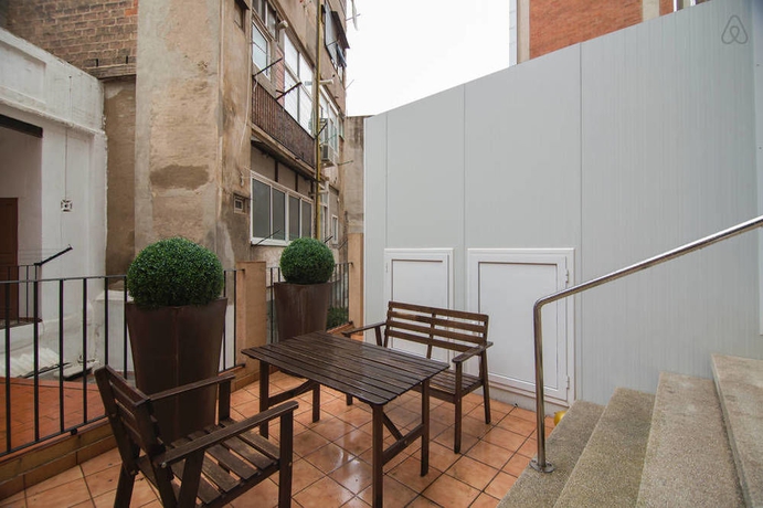 Imagen de los exteriores del Apartamentos Mellow Barcelona, LA DIAGONAL. Foto 13