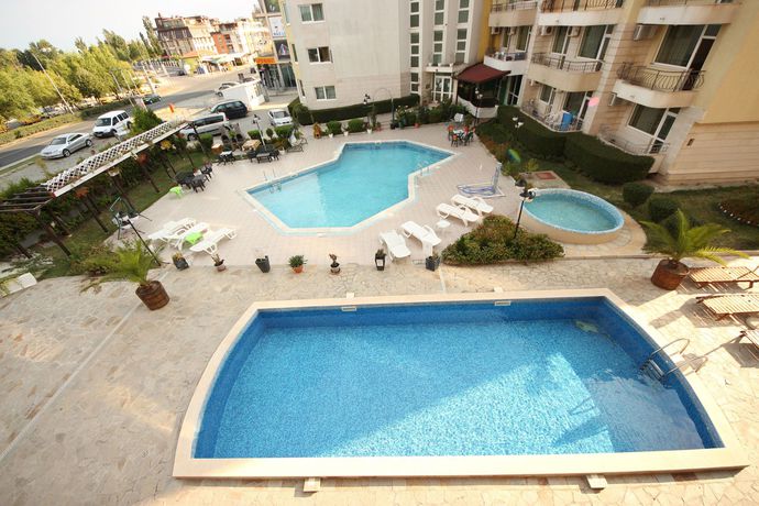 Imagen de la piscina del Apartamentos Menada Sea Regal Apartments. Foto 5