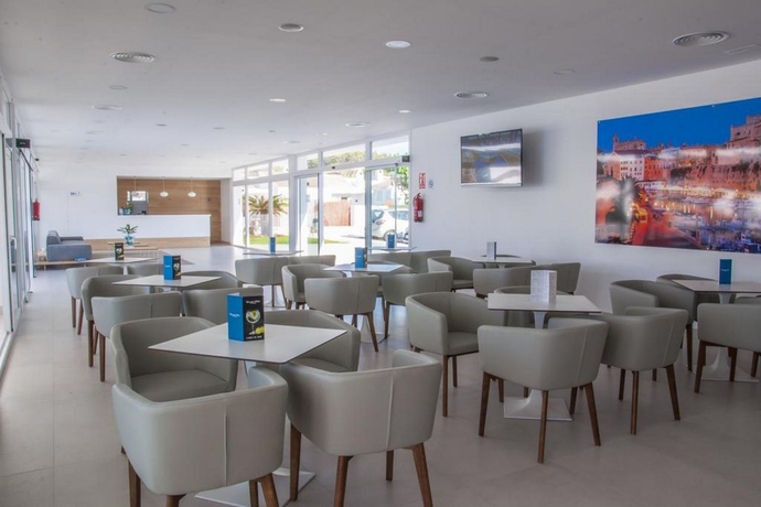 Imagen general del Apartamentos Menorcamar. Foto 3