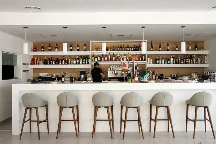 Imagen general del Apartamentos Menorcamar. Foto 11