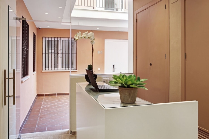 Imagen de los interiores del Apartamentos Metrópolis Sevilla. Foto 17