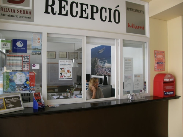 Imagen de los interiores del Apartamentos Miami, L' Estartit. Foto 16