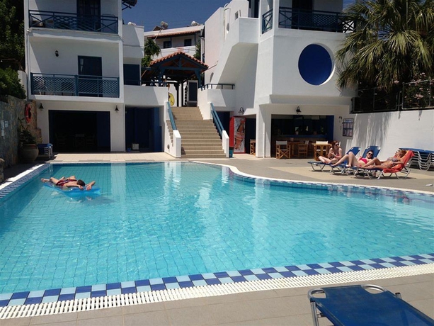 Imagen general del Apartamentos Mika Villas. Foto 13