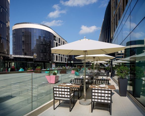 Imagen del bar/restaurante del Apartamentos Millennium Place Mirdif, Mirdif. Foto 3