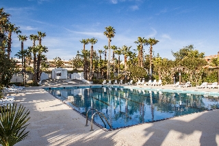 Imagen de la piscina del Apartamentos Milu Beach Club. Foto 15