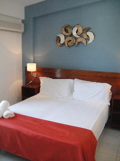 Imagen de la habitación del Apartamentos Milu Beach Club. Foto 10