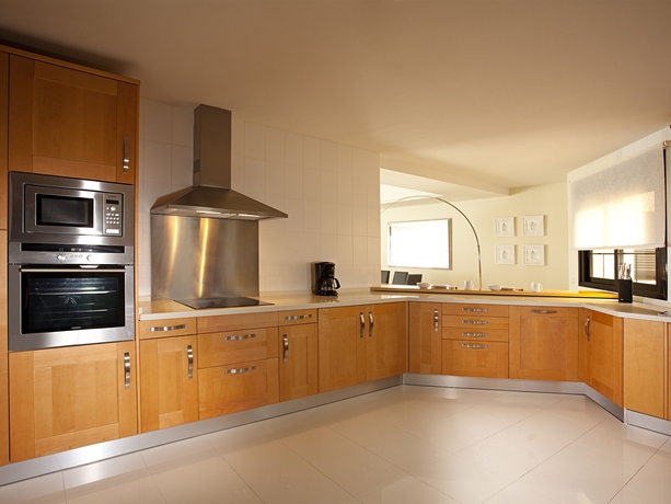 Imagen de la habitación del Apartamentos Mimosas Suites Banús. Foto 7