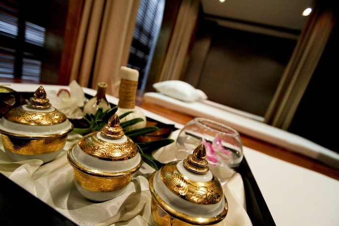 Imagen de la piscina del Apartamentos Miracle Transit Hotel. Foto 19