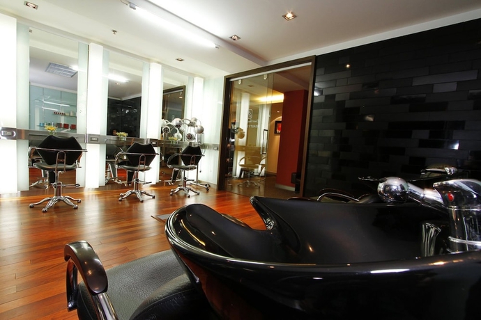 Imagen de los interiores del Apartamentos Miracle Transit Hotel. Foto 17