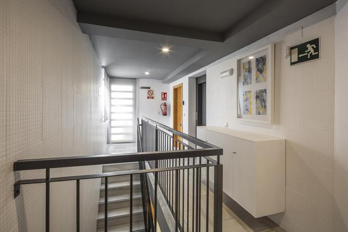 Imagen de los interiores del Apartamentos Mon Suites Carmen. Foto 21