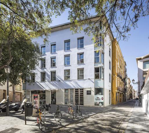 Imagen de los exteriores del Apartamentos Mon Suites Carmen. Foto 18