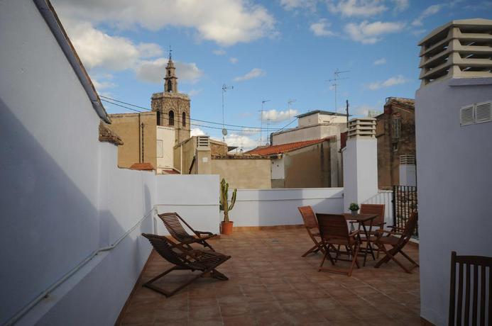 Imagen de los exteriores del Apartamentos Mon Suites San Nicolas. Foto 10