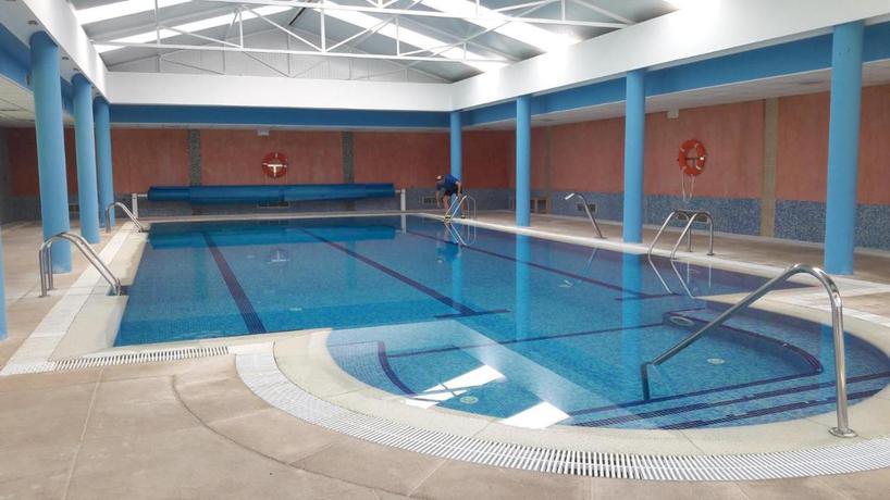 Imagen de la piscina del Apartamentos Monte Hernanz. Foto 11