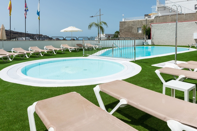 Imagen de la piscina del Apartamentos Montesol, Puerto Rico. Foto 14