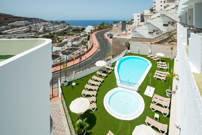 Imagen de la piscina del Apartamentos Montesol, Puerto Rico. Foto 16