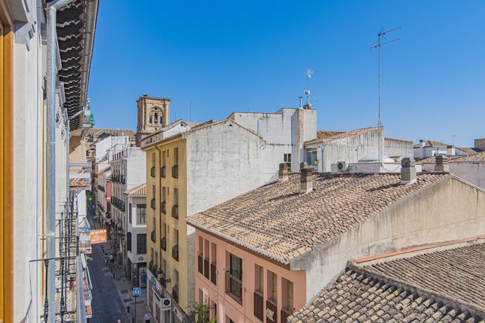 Imagen de los exteriores del Apartamentos Mosaiko Homes Catedral Granada. Foto 14